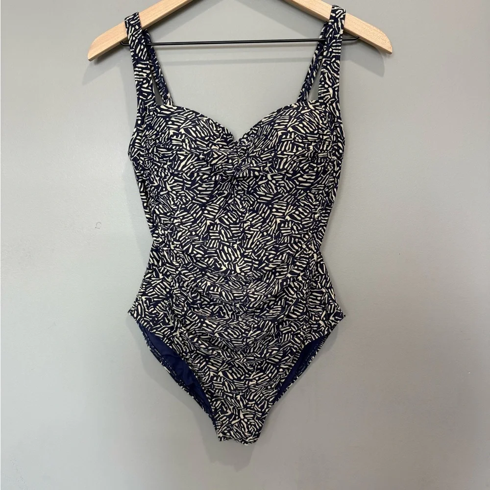 Bond-eye Australia one piece‎ swimsuit size 8